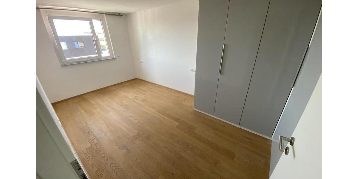 Gehobenes 4-Zi.-Reiheneckhaus mit EBK in Böblingen zur Vermietung 4 zimmer