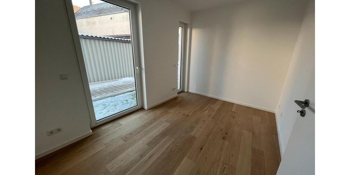 Erdgeschoßwohnung Ludwigsburg Pflugfelden - 4 Zimmer, 105 m&sup2;, 2.050&euro; | Angebot:25043275