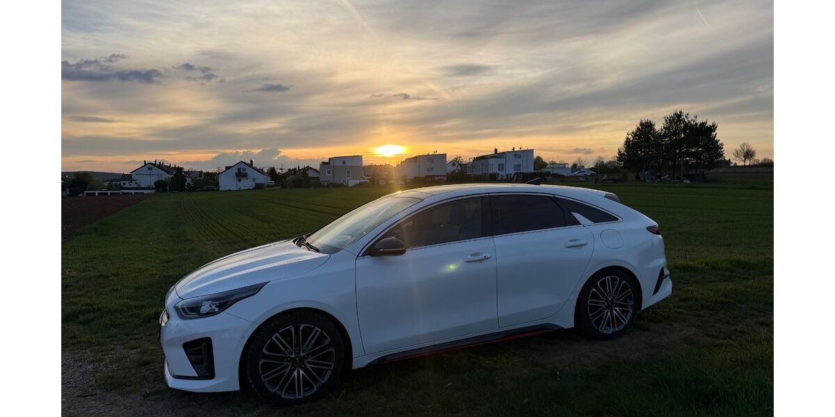 Kia pro ceed / ProCeed 127.000 km 15.000 &euro; Renningen 71272