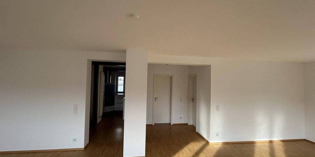 Etagenwohnung Stuttgart West - 2 Zimmer, 72 m&sup2;, 1.300&euro; | Angebot:26862385