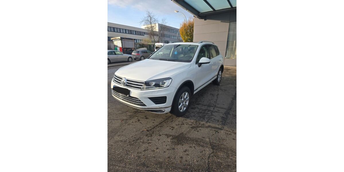 VW Touareg 115.000 km 21.900 € Stuttgart 70374