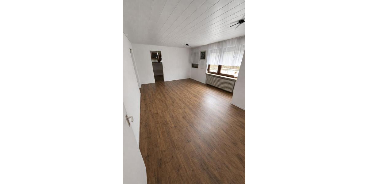 Dachgeschoßwohnung Nürtingen - 3 Zimmer, 70 m&sup2;, 275.000&euro; | Angebot:24605428