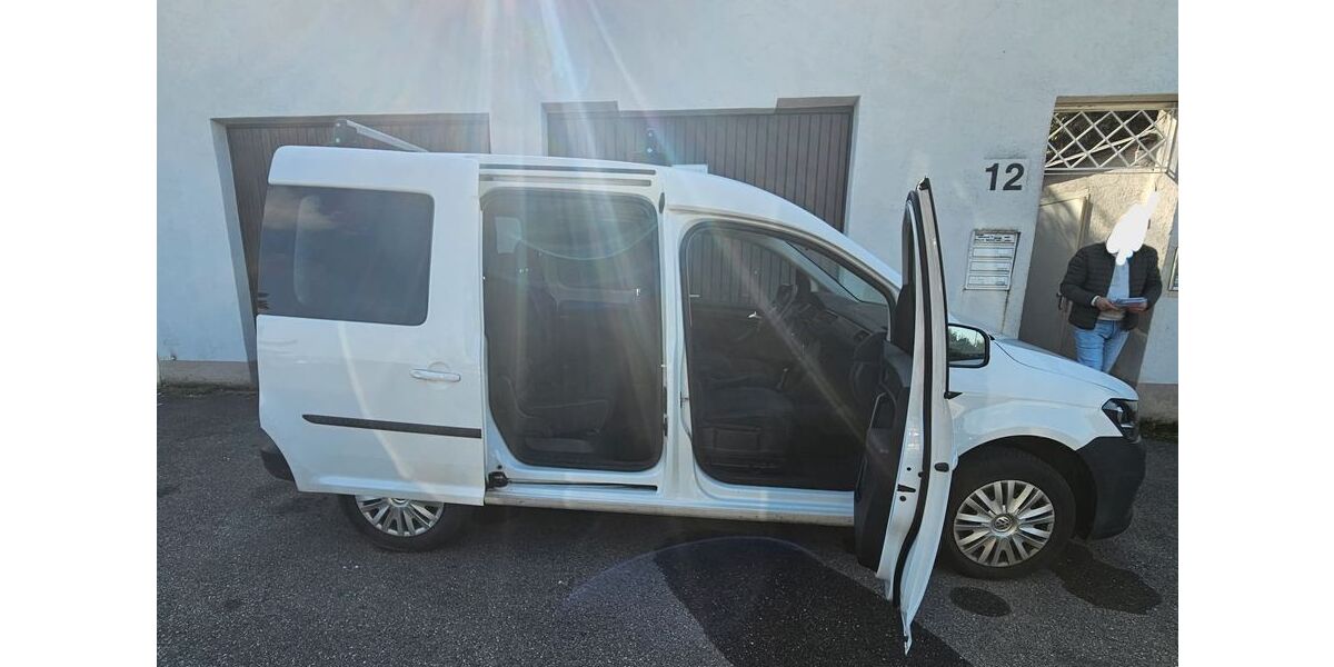 VW Caddy 142.999 km 12.890 € Stuttgart 70599