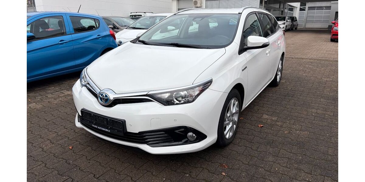Toyota Auris 112.974 km 13.495 € Stuttgart 70597