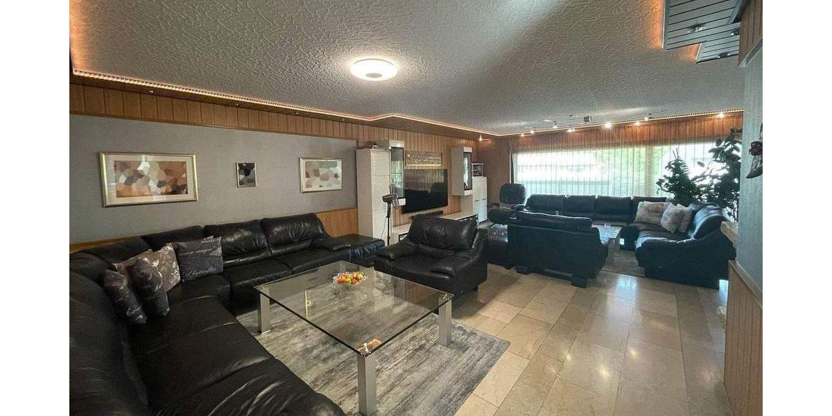 Einfamilienhaus Stuttgart Zuffenhausen - 5 Zimmer, 227 m&sup2;, 999.000&euro; | Angebot:25371190