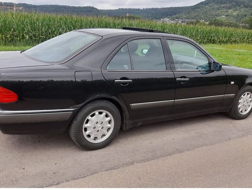 E 200