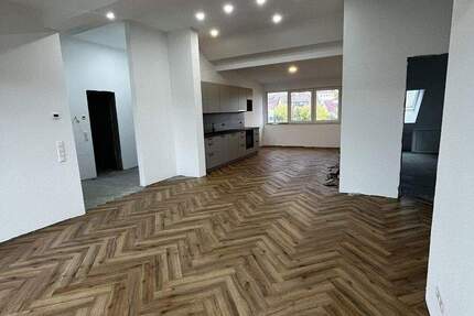 Neubauwohnung in Nürtingen - 3 Zimmer, Balkon & Moderne-Ausstattung 3 zimmer