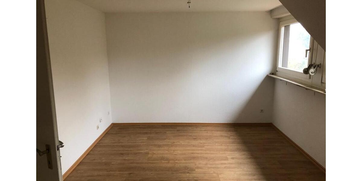 Dachgeschoßwohnung Esslingen am Neckar Brühl - 2 Zimmer, 37 m&sup2;, 151.000&euro; | Angebot:26224531