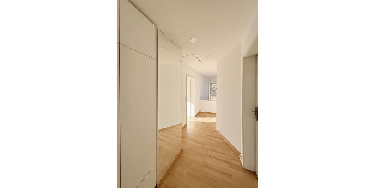 Einfamilienhaus Nürtingen - 5.5 Zimmer, 175 m&sup2;, 2.700&euro; | Angebot:24571134