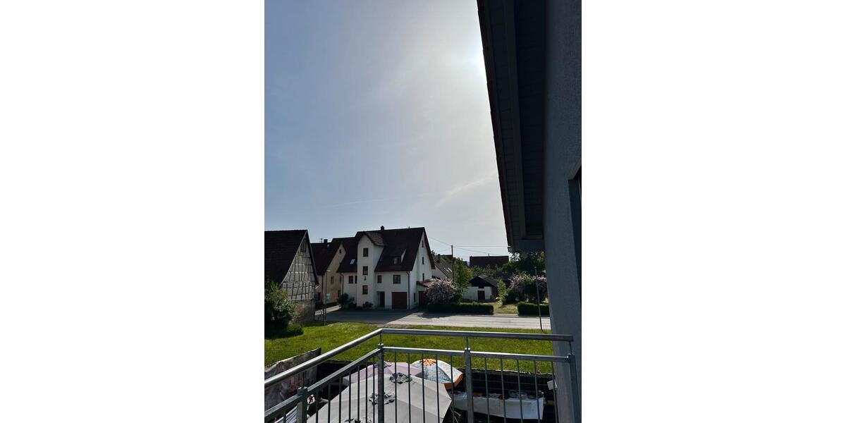 Dachgeschoßwohnung Fellbach - 4 Zimmer, 100 m&sup2;, 1.200&euro; | Angebot:26618472