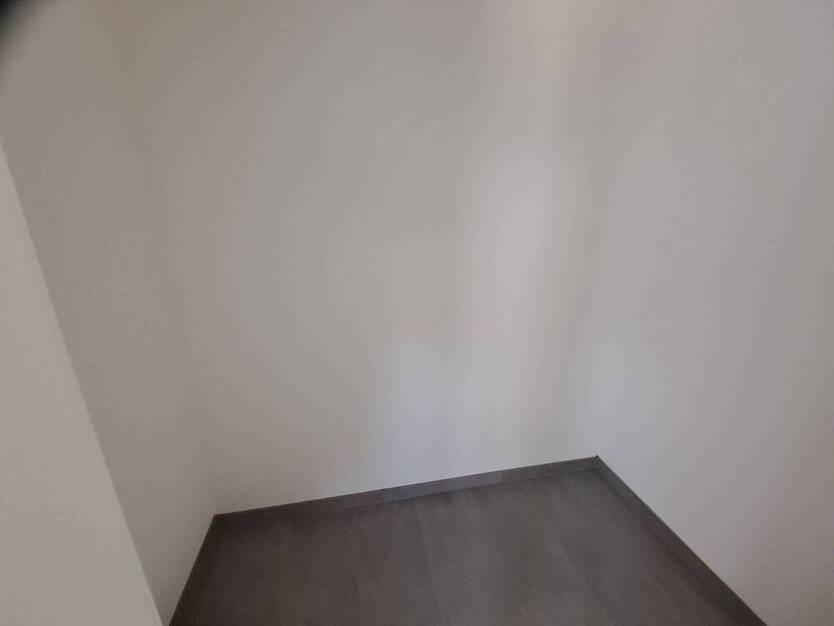 Neuwertige Wohnung mit Einbauküche in bester Lage