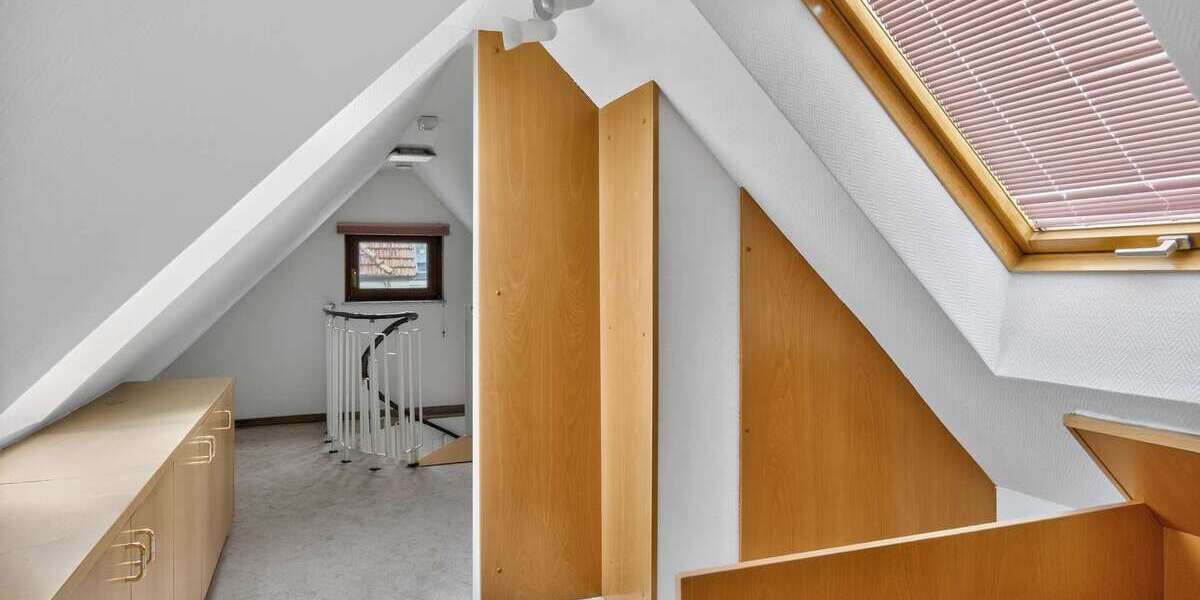 Seltene Gelegenheit: Gepflegtes 3-Familienhaus in Top-Wohnlage - Mehrfamilienhaus, Wohnhaus Stuttgart Zuffenhausen | Angebot:27083597