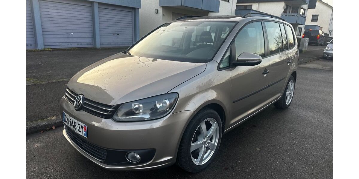 VW Touran 131.000 km 8.300 &euro; Nürtingen 72622
