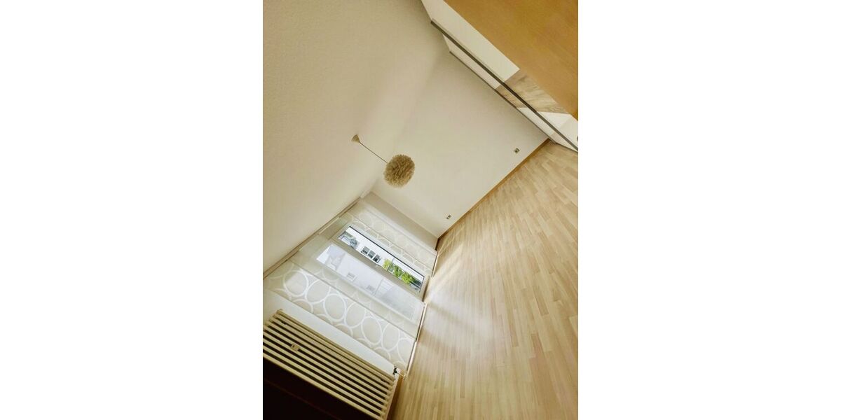 Provisionsfrei, helle 3,5-Zi.-Whg. 74qm mit EBK, Loggia, Gäste-WC und Abstellkammer im Herzen von S-Zuffenhausen, bezugsfrei ab 01.10.2026 - Etagenwohnung Stuttgart Zuffenhausen | Angebot:26963014