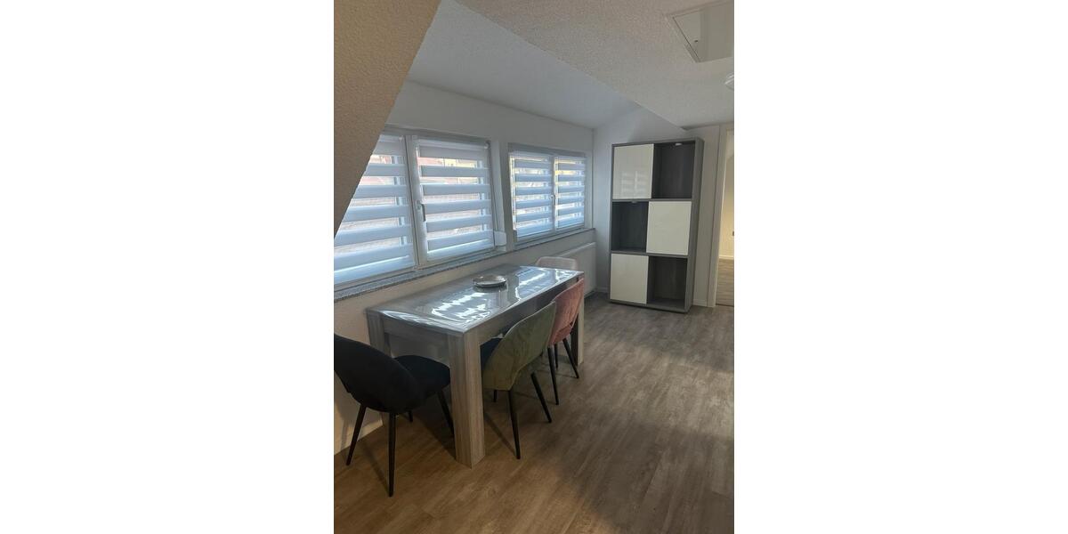 Dachgeschoßwohnung Fellbach Oeffingen - 3.5 Zimmer, 52 m&sup2;, 1.200&euro; | Angebot:26200120