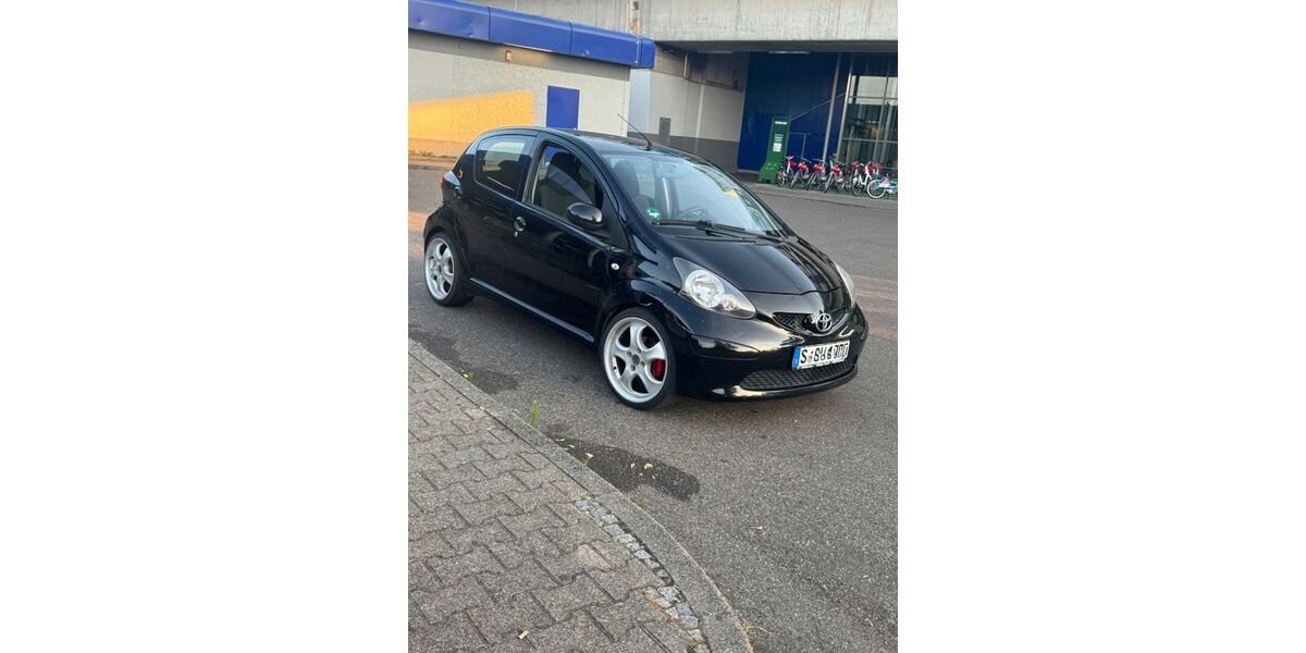 Toyota Aygo (X) 157.000 km 2.700 € Stuttgart 70437