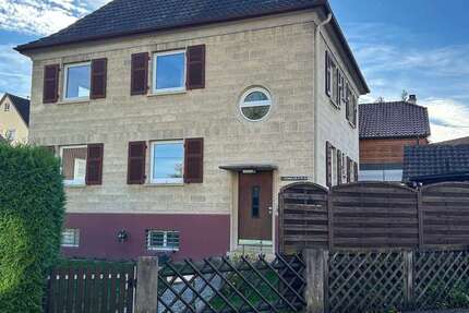 Haus zum Kaufen in Reutlingen 350.000 € 133.01 m² 7 zimmer