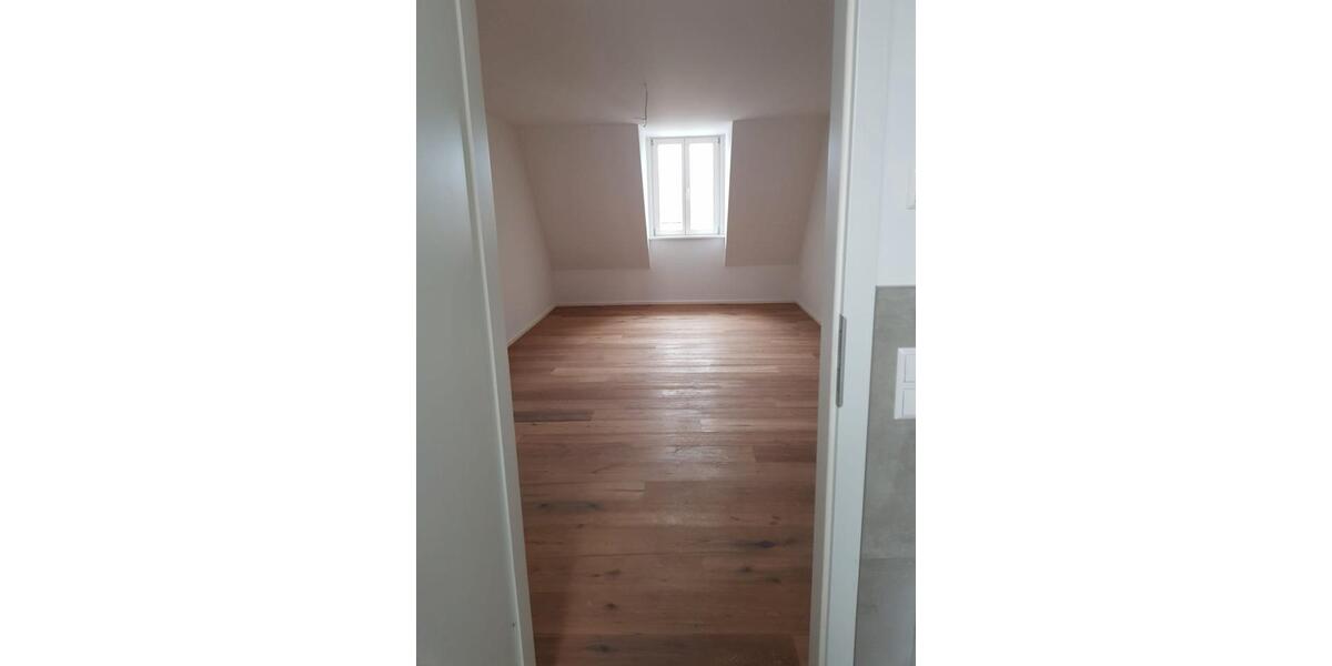 Maisonettenwohnung Schwieberdingen - 4 Zimmer, 140 m&sup2;, 1.899&euro; | Angebot:26105582