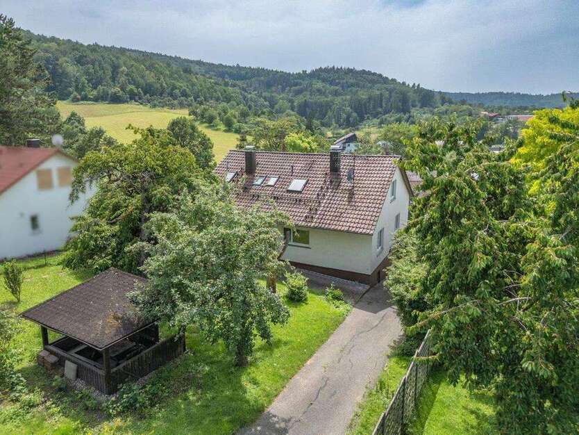 Haus zum Kaufen in Allmersbach im Tal 620.000 € 193 m²
