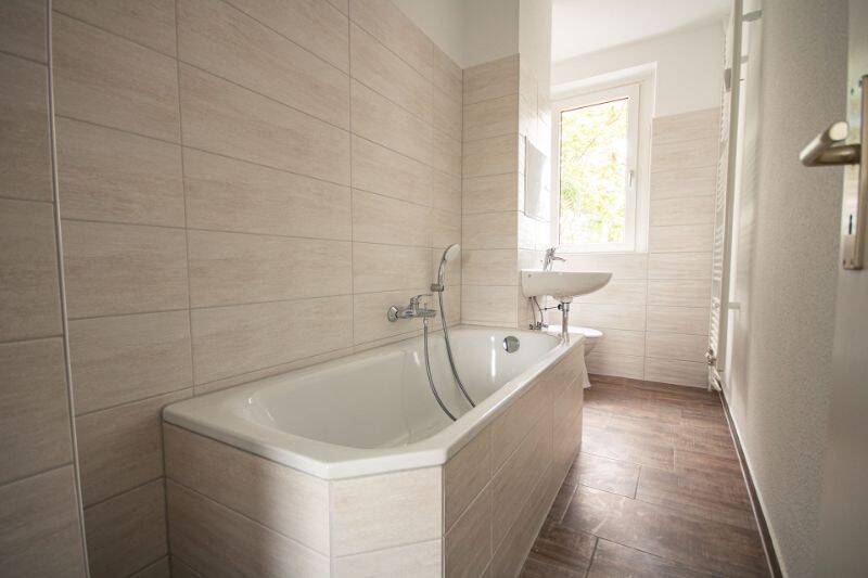 Ab 01.10.! Schöne 3-RaumWohnung mit Balkon im Süden!