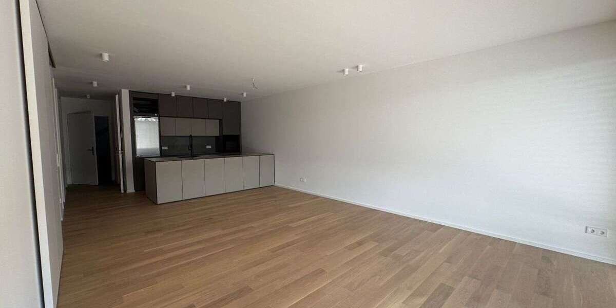Etagenwohnung Esslingen am Neckar - 2 Zimmer, 88 m&sup2;, 1.975&euro; | Angebot:26731270