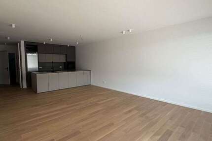 Wohnung Esslingen am Neckar - 2 Zimmer, 88 m&sup2;, 1.975&euro; | Angebot:26731270