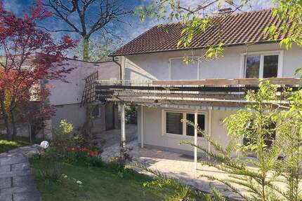 Haus Gerlingen - 8 Zimmer, 310 m&sup2;, 1.600.000&euro; | Angebot:25796480