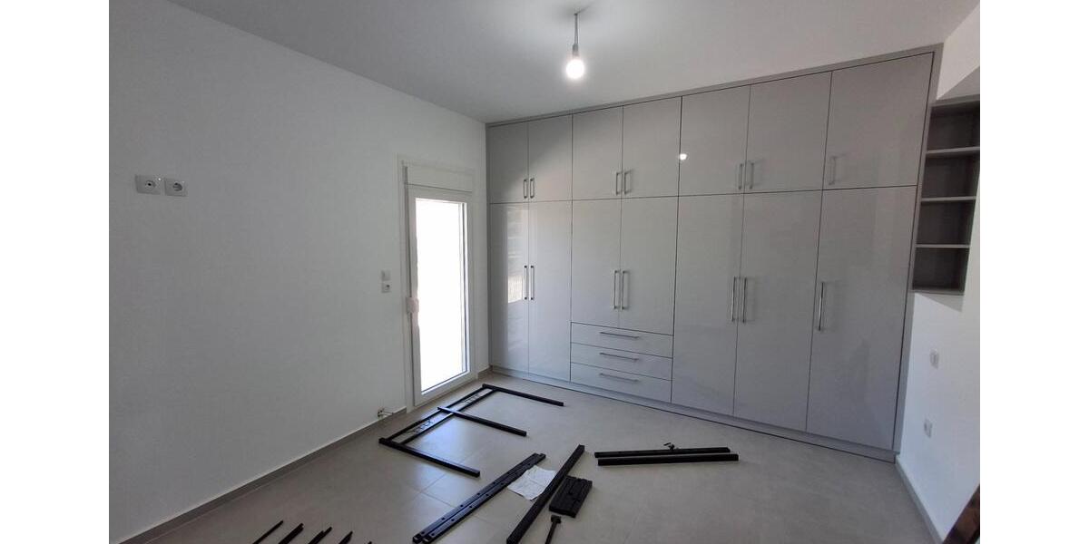 Mehrfamilienhaus, Wohnhaus Stuttgart Luginsland - 4 Zimmer, 120 m&sup2;, 179.000&euro; | Angebot:25902737