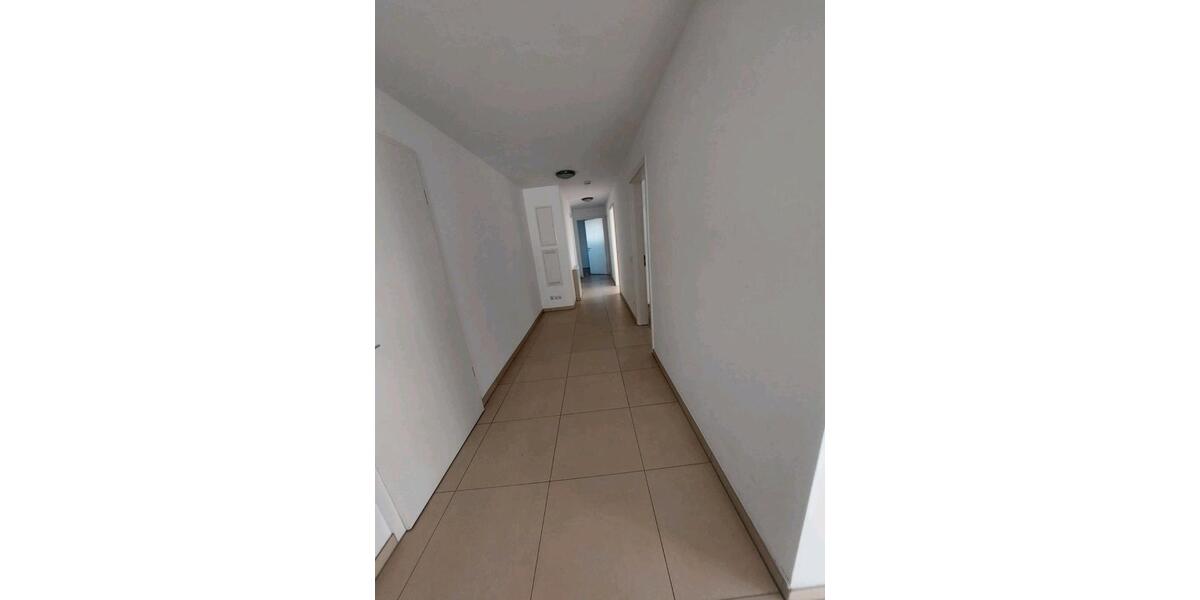 Dachgeschoßwohnung Ostfildern - 5 Zimmer, 130 m&sup2;, 1.650&euro; | Angebot:24605853