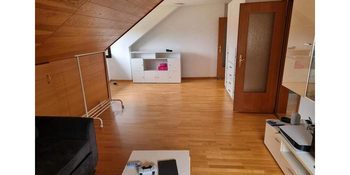 Dachgeschoßwohnung Stuttgart Degerloch - 2.5 Zimmer, 58 m&sup2;, 1.240&euro; | Angebot:24720562