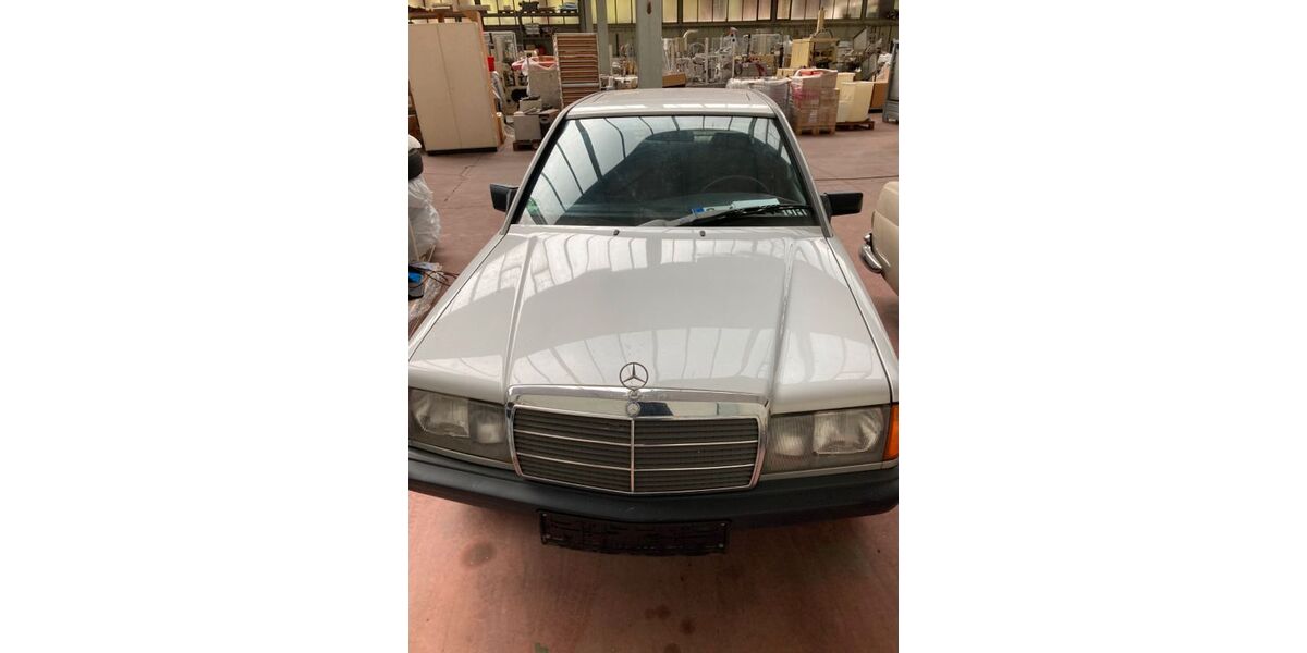 Mercedes-Benz 190 235.678 km 3.050 € Esslingen 73730