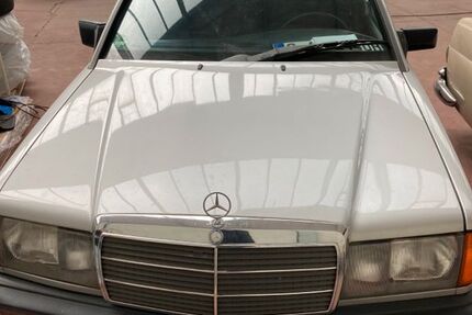 Mercedes-Benz 190 235.678 km 3.350 € Esslingen 73730