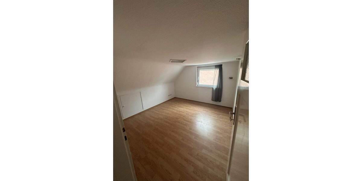 Doppelhaushälfte Stuttgart Vaihingen - 5 Zimmer, 128 m&sup2;, 1.750&euro; | Angebot:25168204