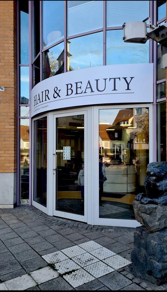 Kosmetikraum in Friseur- & Beautycenter Stuttgart zimmer