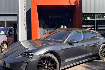 Porsche Taycan 22.300 km 90.600 € Sindelfingen 71065