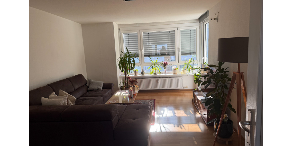 Gehobene 3,5-Zimmer Wohnung mit Süd-Balkon, EBK & Garage in Stgt 3.5 zimmer