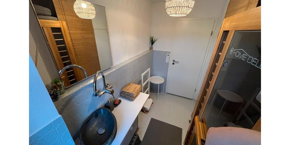 Großzügige 4,5-Zimmer Wohnung mit 4 Balkonen in Weilimdorf 4.5 zimmer