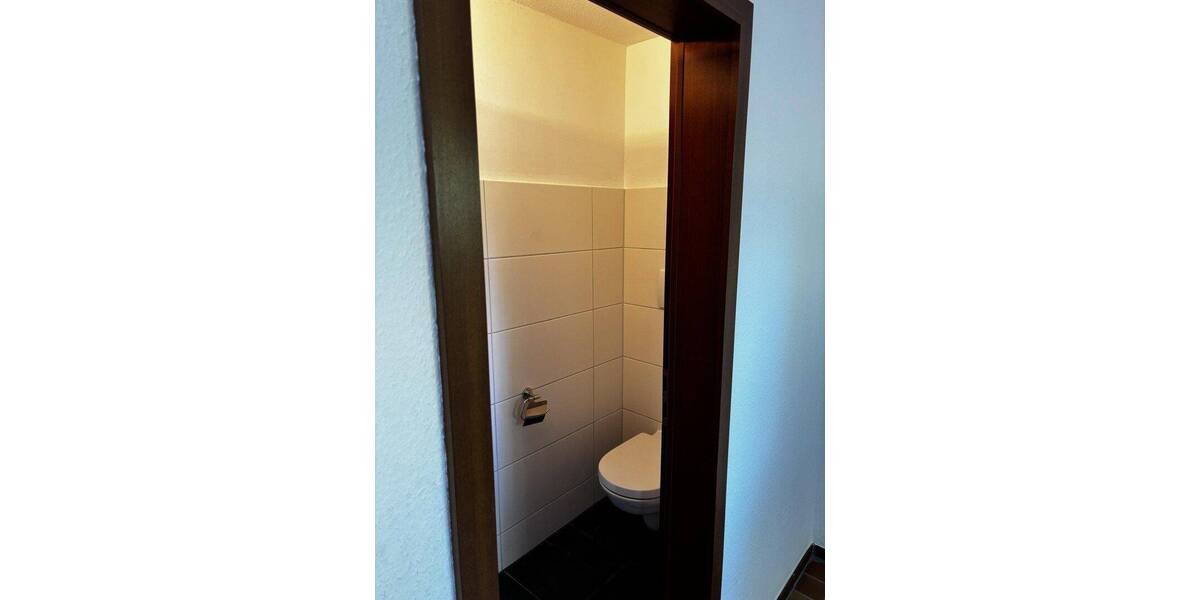 Reihenendhaus Stuttgart Nord - 7 Zimmer, 198 m&sup2;, 2.950&euro; | Angebot:26886443