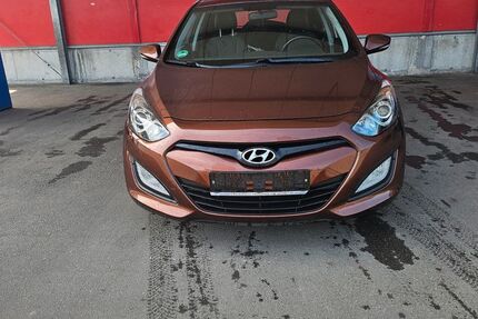 Hyundai i30 98.147 km 6.999 &euro; Stuttgart 70376