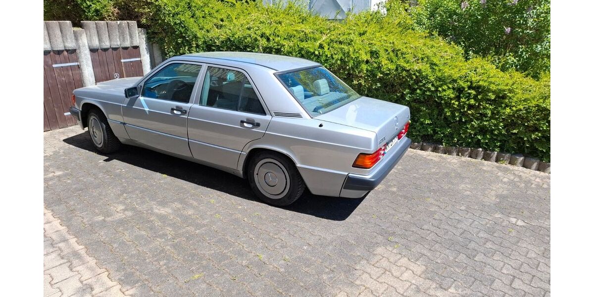 Mercedes-Benz 190 180.000 km 3.500 &euro; Auenwald 71549
