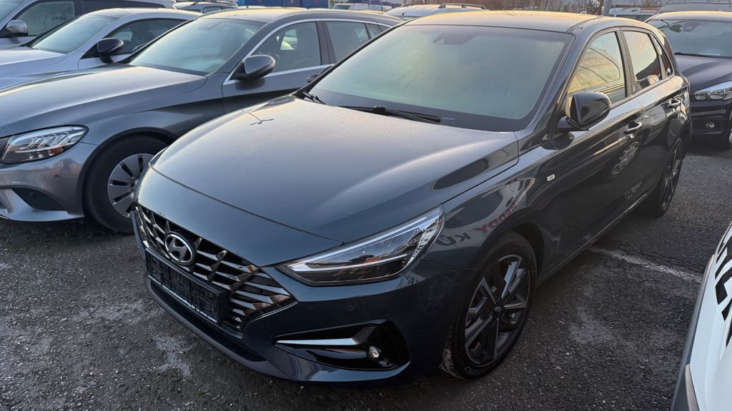 Hyundai i30 60.800 km 18.699 &euro; Sindelfingen 71065