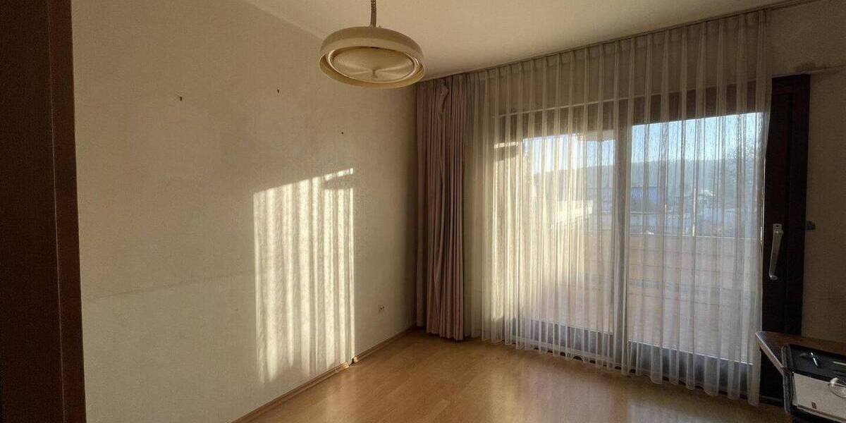 Etagenwohnung Vaihingen an der Enz Roßwag - 5 Zimmer, 104 m&sup2;, 285.000&euro; | Angebot:26082965