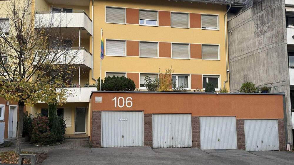 4,5-Zimmer-Wohnung Halbhöhenlage von Stuttgart, Renoviert, EBK, 2XBalkon, Stellplatz, u.m.v. 4 zimmer