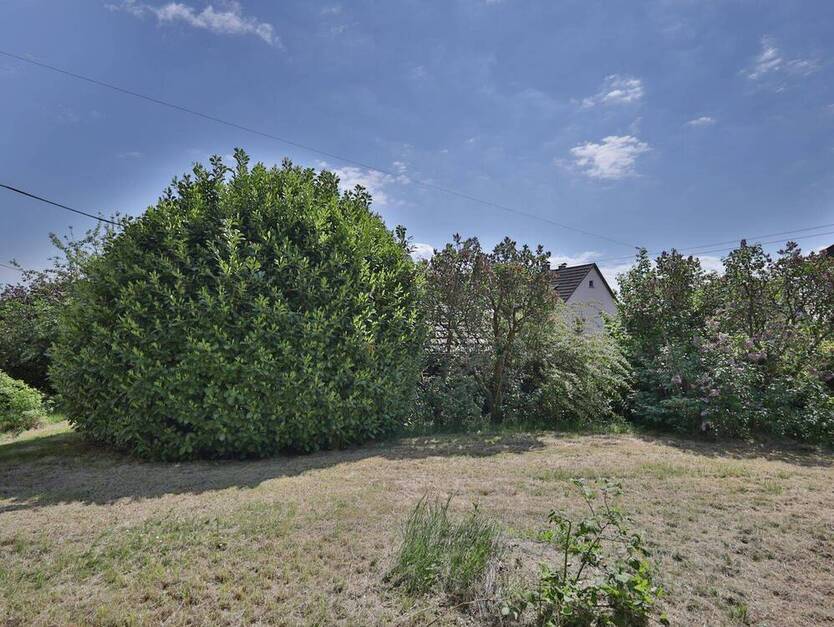 Seltene Gelegenheit: Grundstück für eine Doppelhaushälfte in ruhiger Wohnlage