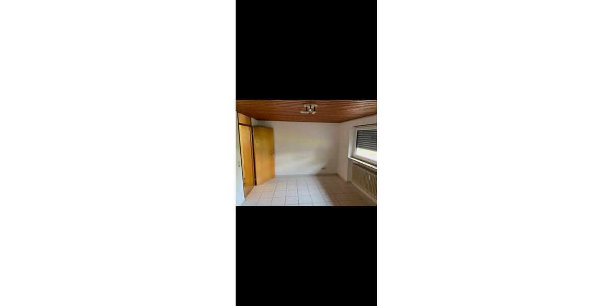 Hochparterre Freiberg am Neckar - 2 Zimmer, 75 m&sup2;, 250.000&euro; | Angebot:27113679