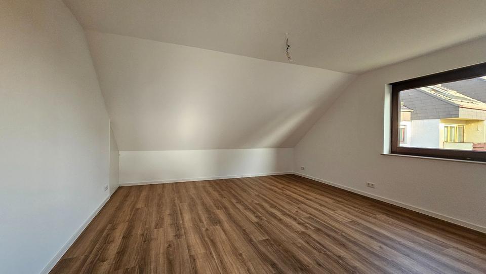 Dachgeschoßwohnung Stuttgart Birkach - 4 Zimmer, 123 m&sup2;, 1.600&euro; | Angebot:24840678