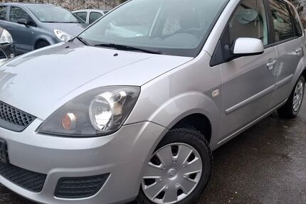 Ford Fiesta 100.000 km 2.700 &euro; Stuttgart 70195