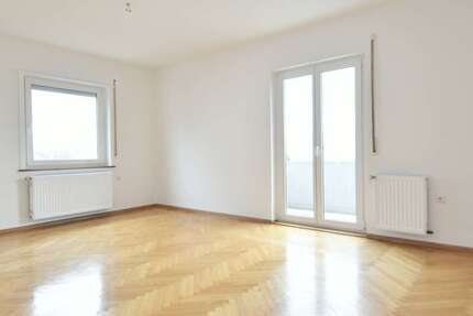 Wohnung Stuttgart Luginsland - 3 Zimmer, 78 m&sup2;, 880&euro; | Angebot:25410100