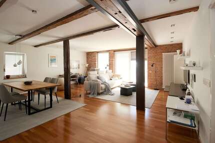 Haus Metzingen - 10 Zimmer, 470 m&sup2;, 1.390.000&euro; | Angebot:22966557