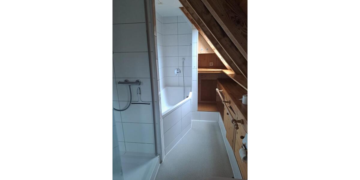 Dachgeschoßwohnung Leonberg - 2.5 Zimmer, 65 m&sup2;, 920&euro; | Angebot:26262619